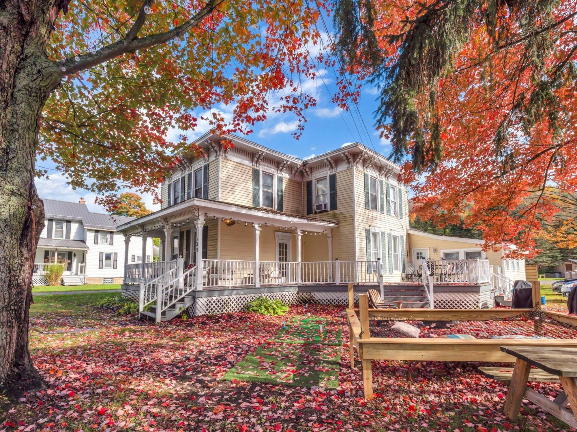 The Kelly House - 4 Bedroom Historic Lodge - Downtown Ellicottville Bagian luar foto