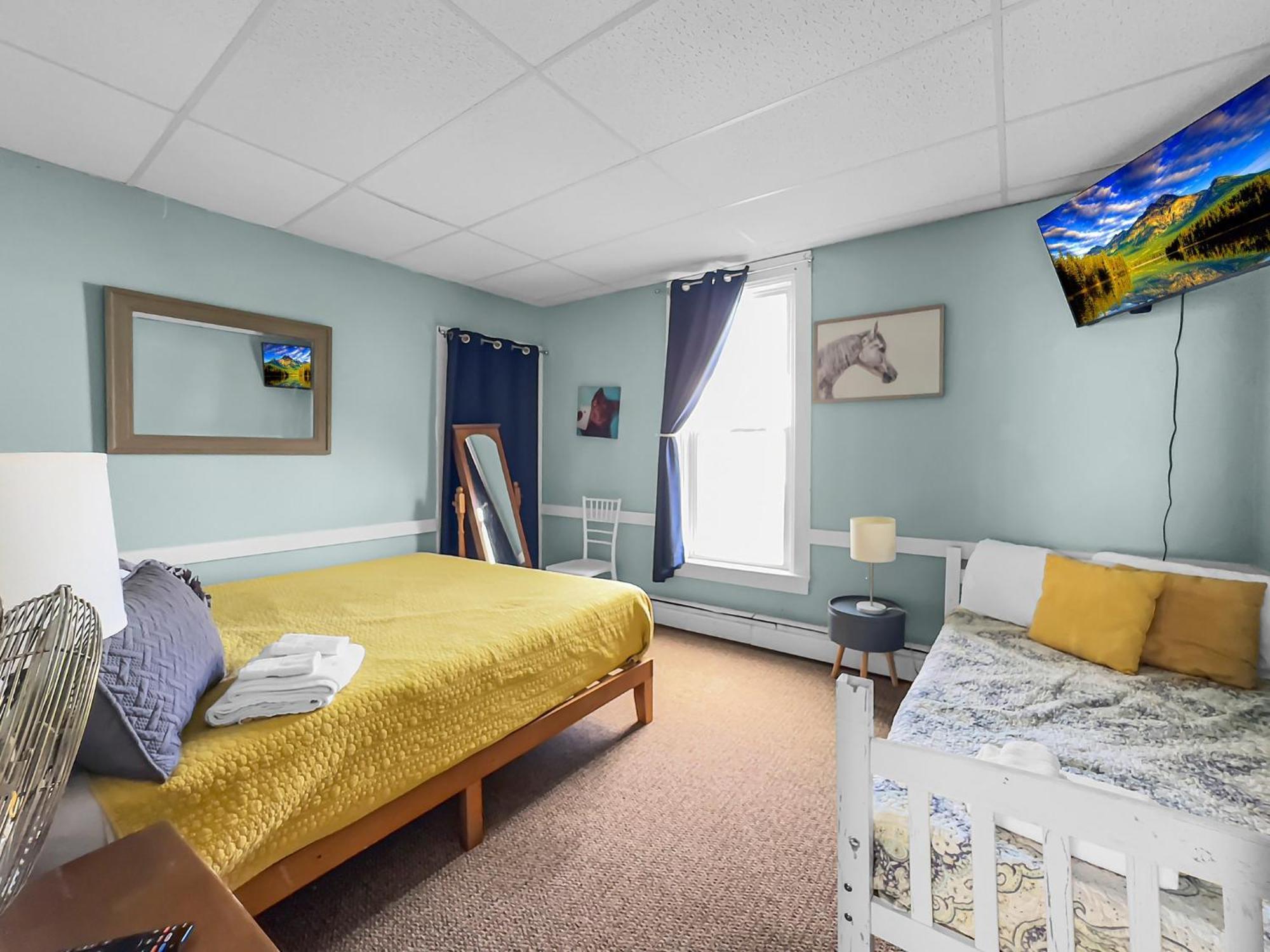 The Kelly House - 4 Bedroom Historic Lodge - Downtown Ellicottville Bagian luar foto