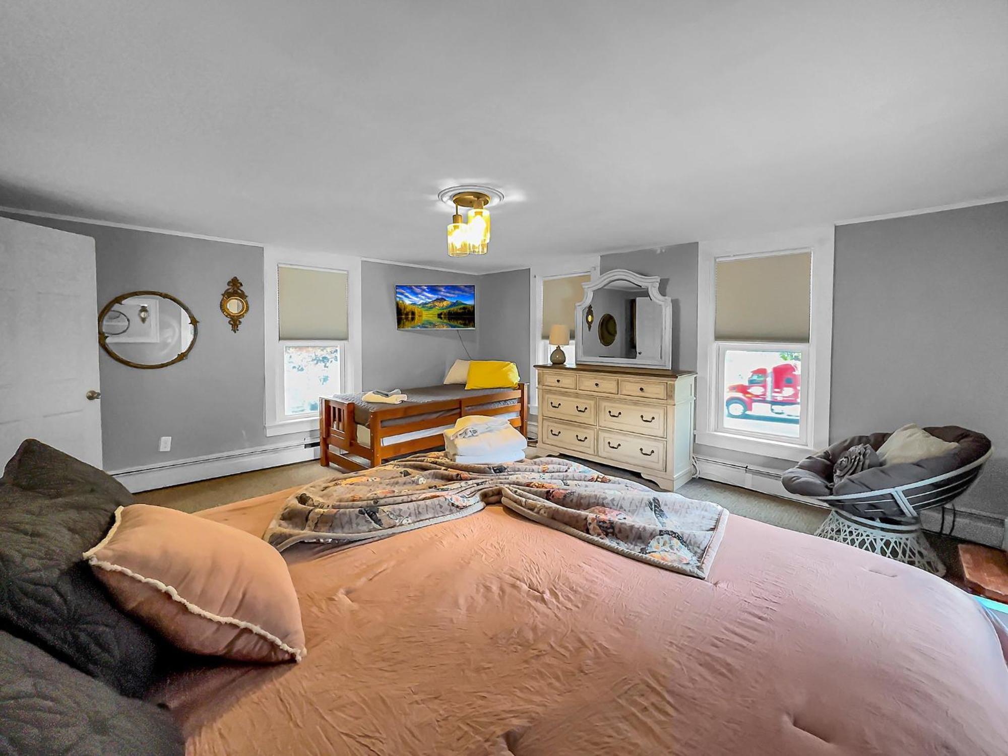 The Kelly House - 4 Bedroom Historic Lodge - Downtown Ellicottville Bagian luar foto